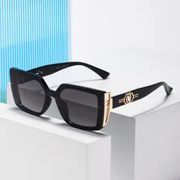 Luxus-Sonnenbrille Logo G klassische Designer-Damen-Brille mit großem quadratischem Rand, europäische und amerikanische Herren-Sonnenbrille, rutschfest, verletzt nicht das Ohr, Spiegelbein-Sonnenbrille 22070