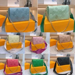Coussins Pochette Chain Bag Soft Lambskin Embossed Handbag designer Women Luxurys Shoulder WOC Clutch Bags Crossbody Purse Embroidery Tote Wallet Dhgate