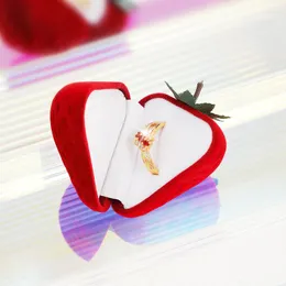 Pakiet prezentowy kreatywne pudełko biżuterii truskawkowe ciasto 26 zakłady Pierścienie Kolczyki Organizator kontenerowy
