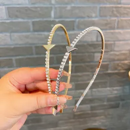 مشابك الشعر Barrettes عصابات الرأس الكلاسيكية الفولاذ المقاوم للصدأ الفولاذ المقاوم للصدأ 18K الذهب مطلي المثلث المقلوب.