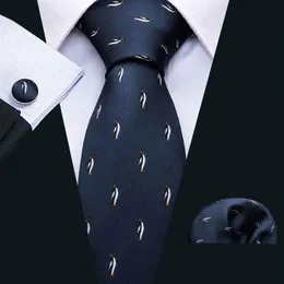 Luksusowe męskie krawat ciemnoniebieski krawat z uroczym pingwinem mały wzór zestaw chusteczek i mankietów cały biznes Shipp346k