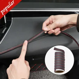 Ny PU -läderbilstil Universal DIY Flexibel inre gjutning av trimremsor Bil Accessori dekoration Braid Strip Dashboard Sticker
