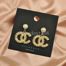 Luksusowe projektanci marki C Letters Stud Clip Owardowe okrągłe geometryczne słynne kobiety Crystal Rhinestone Projektantki Kolczyki Crystal Pearl Party Gift 20 Style Style