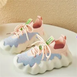 Modne dziecięce buty do biegania Lekkie, oddychające młodzieżowe buty sportowe dla dzieci Sneaker Boy Girl Outdoor Athletic Shoe