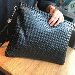 Factory whole men handbag fashion hand-woven clutch envelope bag large woven leather business package trend leathers storage w304b