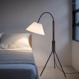 Floor Lamps Nordic Minimalist Modern Vertical Table Lamp LED E27 Iron Art Fabric Tripod Corner Sanding Living/Model Room Sofa Bedroom