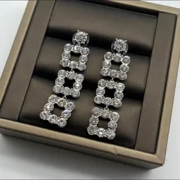 Новые спроектированные серьги с ущербами Micro Inlays Diamonds Ladies Sergring Vintage Long Square Tassel Женские ушные дизайнерские ювелирные изделия E54