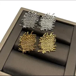 Nowy zaprojektowany metalowy materiał zbóż damskie kolczyki Kolczyki proste punkowe modne kolczyki projektant biżuterii er888