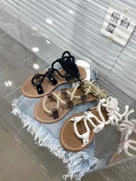 Designer CE importado CHide Upper Primavera/Verão Últimas sandálias Retro Sandal