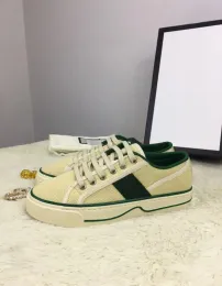 Fritidsskor Tennis 1977 Canvas Lyx Designers Damsko Italien Grön och Röd Web Stripe Gummisula Stretch Bomull Lågtoppar Sneakers för män storlek 35-44