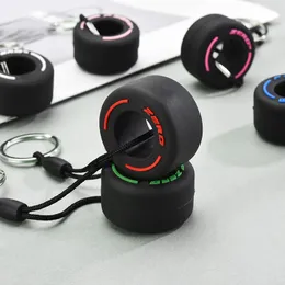2023 New Luxury Simulation Mini Car Tire Keychain F1 Accessori auto Pendent Gift Amico Gift Bag Car Key Chain Ring Charm