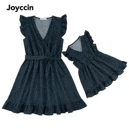 Family Matching Outfits Joyccin Mother Kids Cross Wrap Vneck Clothing Ruffle Fluttersleeve All Over Dots Boho Vacation Dresses 230512