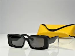 تصميم جديد للأزياء نظارة شمسية مستطيلة أسيتات مع جنسي في نهاية الذهب على المعابد الشعبية الشعبية الحديثة النمط UV400 موديل 40104U