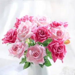 Kwiaty dekoracyjne w stylu Europa symulacja kwiat flanelety róży bukiet gospodarstwa domowego fałszywy wystrój aranżacje wewnętrzne gięte 5pcs