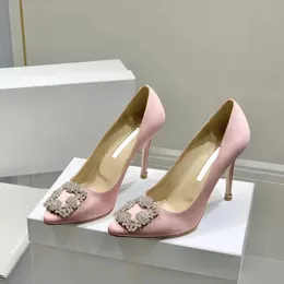 Kvinnor märke pumpar lyxdesigner sko klänningskor gul grön elegant kväll sandaler hangisi utsmyckade satin pump ladys bröllop parti storlek 35-43 9372