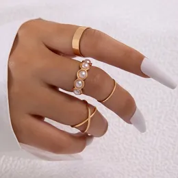 Simple Pearl Stone Cross Joint Ring Set for Women's Fashion Geometric Alloy Smooth Finish Four Piece Ring Set