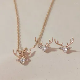 Серьги ожерелья устанавливают тенденцию ювелирных украшений 2023 Небольшой дизайн оленей и подвеска, приготовленные из австрийского хрусталя для девочки рождественский подарок биджо