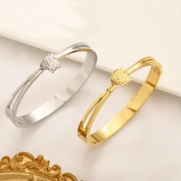 Designer Nail Armband Love Bangle Armband för kvinnor Luxury Rostfritt stål Bangle 18K Guld Sliver Gift Cuff Armband Födelsedagsmycken Partihandel