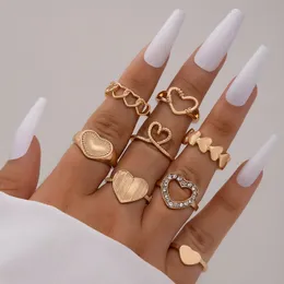 8 teile/satz Charming Liebe Hohl Joint Ring frauen Geometrische Legierung Ziegel Intarsien Ring Set Böhmischen Schmuck Zubehör