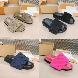 Chinelos de marca de verão Slides Mules Sandálias de salto baixo Moda Casual Sapatos de areia abertos Unissex designers de luxo calçados de fábrica Tamanho 35-45