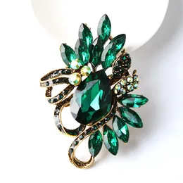 Crystal Flower Brooches for Women Vintage Fashion Simple Design Pin Winter Jewelry 6 Färger Avaible Brooch Pin Gift