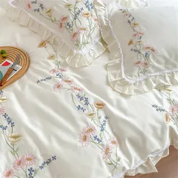 Bedding define 80 algodão longo de algodão de quatro peças 100 All All Pure Girl's Heart Bordedery Bordled Bed Sheet Quilt Cover