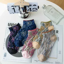 양말 hosiery 2023 New Short Socks 여자 여자 패션 꽃 자수 양말 일본 스타일하라 주쿠 레트로 로우 컷 발목 양말 p230517