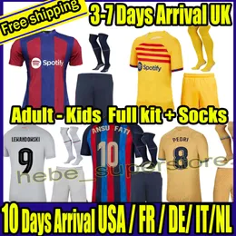 22 23 24 kits completos conjuntos de camisetas de futebol Memphis Pedri Adama Auba Lewandowski Jersey Ferran Ansu Fati Gavi F. De Jong Dest Adultos com Socks Barcelonas