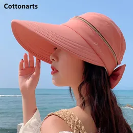 Шляпы на открытом воздухе лето женщины хвостик пустого верхней крышки широко расколо