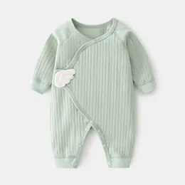 Rompers Lawadka 0-6M Spring Autumn born Baby Girl Boy Romper Cotton Solid Soft Infant Jumpsuit With Wing Casual Clothes For Girls Boy 230517