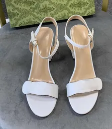Neue 2023 Leder Ferse Damen Sandalen Hausschuhe Designer Mode marke Damen Schnalle Gummi Mules Sommer Strand frauen Schuhe Heels