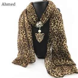 Set di gioielli da sposa Ahmed Autunno e Inverno Moda Testa di leopardo Pendente Sciarpa Collana per le donne Sciarpe fazzoletto da collo 230517