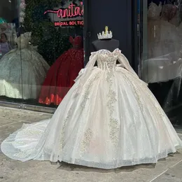 アイボリーボールガウンQuinceanera Dresses Big Bow 3D Flower Crystal Aptliques Cape 16 Princess Gowns Vestidos de 15 Anos