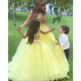Vestidos de niña de flores de princesa de tul amarillo hasta el suelo, apliques de faja a juego, vestidos de desfile de cumpleaños para niñas transparentes, primera comunión Dr314a