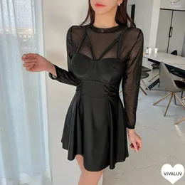 여자 수영복 섹시한 레이스 긴 슬리브 1 피스 수영복 여자 검은 고체 커버 업 monokini skirt ruffle 수영복 푸시 패드