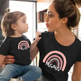 Família Matching Roupfits Mother Fashion Tshirt Summer e roupas Tops Filha roupas 230518