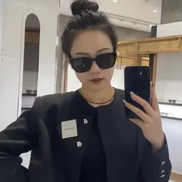 Solglasögon Yuumi Tam Solglasögon för kvinnor Mens Black Eyewear Cat Eye Mglasses Spy Fashion Overdized Luxury Designer Brand Jennie Korea 230517