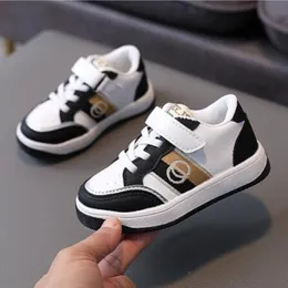 تجارة التجزئة الجديدة للأطفال أحذية غير رسمية 2023 Black Green 2 Colors Boys Girls Shoes Sneakers Comfort Sneakers First Walker Fashion Non Slip Baby Shoe