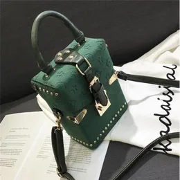 Rivet Handbags 2022 Square Women Bag Designer Shoulder Messenger Bag Box Package Ladies Hand Purse221r