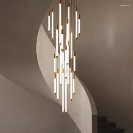 シャンデリアモダンLED階段のためのシャンデリア豪華なデザイン屋内光沢リビングルームロビーゴールドハンギングランプロングホワイエ照明器具