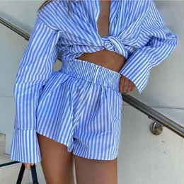 Kvinnors tvådelar Pants Street Casual Suits Striped Shirts Shorts Set 2023 Temperament Stripe V-Neck Hollow Out Two-Piece Outfit Dresses Casual Vestidos