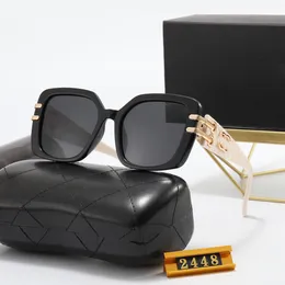 Gafas de sol de diseñador moda gafas de sol polarizadas personalidad resistente a los rayos UV hombres mujeres Goggle Retro gafas de sol cuadradas anteojos casuales con caja buena