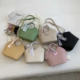 Kurdeleler Ofis için Küçük Omuz Kenar Çantaları Tasarlayın Kadınlar Trend Fashion Ladies Crossbody Çantalar ve Çantalar 230424