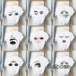 卸売プラスサイズの女性服デザイナーTshirt 2023夏のラウンドネックアイプリント白いシャツ短袖レディーストップボトムプラスサイズ3xl 4xl 5xl