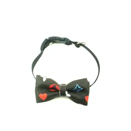 Enkel fjäril Bow Tie Leather Classic Presbyopic Dog/Cat Justerbar krage dragning liten och medelstora hund S m storlek l