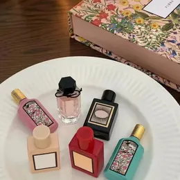 Conjunto de perfumes de designer para mulheres Bloom 5ml*6pcs terno 6 em 1 com caixa de alta qualidade semll de alta qualidade