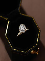 Hand held Flower Diamond Ring Girl Mo Sangshi ruby Screw pattern ring mens rings classic men Titanium steel designer for women lux6334644