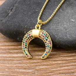 Vente cuivre Zircon charme corne forme chaîne collier Long croissant de lune pendentif arc-en-ciel bijoux cadeau pour femmes filles