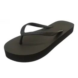 Tofflor flip flops för kvinnor män platt tjock sula bekväma utomhus strand sandaler nonslip casual skor 2023 inomhus dusch 230518