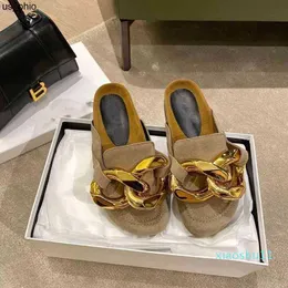 Slippers Slippers في وقت مبكر الربيع JW سلسلة Baotou شبه النعال النساء البراغي ارتداء أحذية مولين